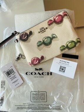 Coach Limited Edition Candy Print Corner Zip Wristlet Chalk NWT